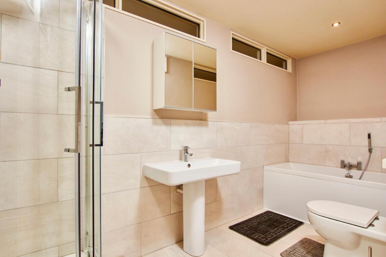 The Stunning Central Harrogate Abode - Sleeps 6 Екстер'єр фото